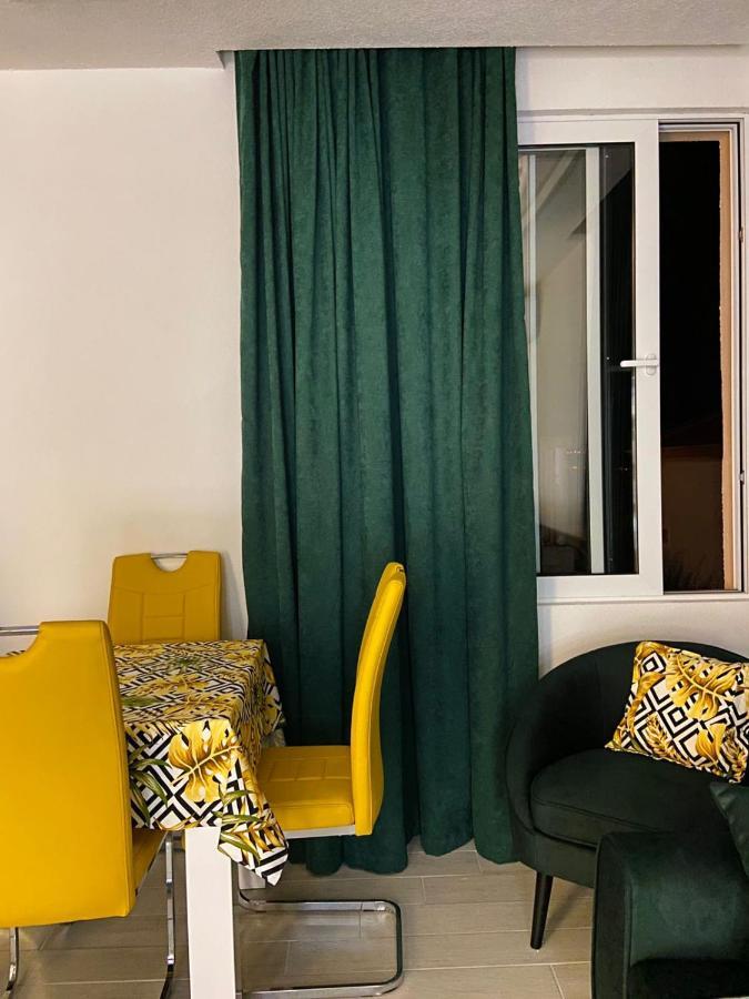 Id Apartments Tivat Luaran gambar