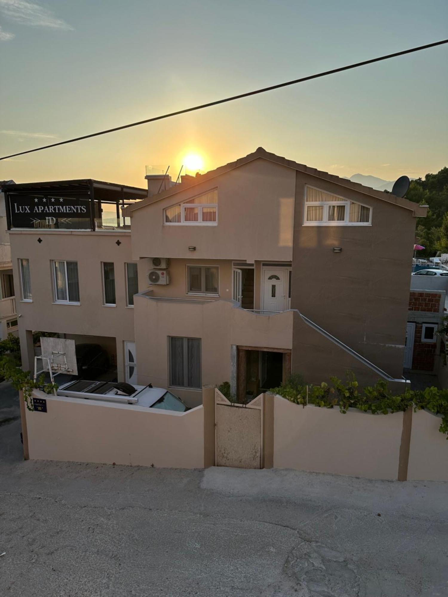 Id Apartments Tivat Luaran gambar