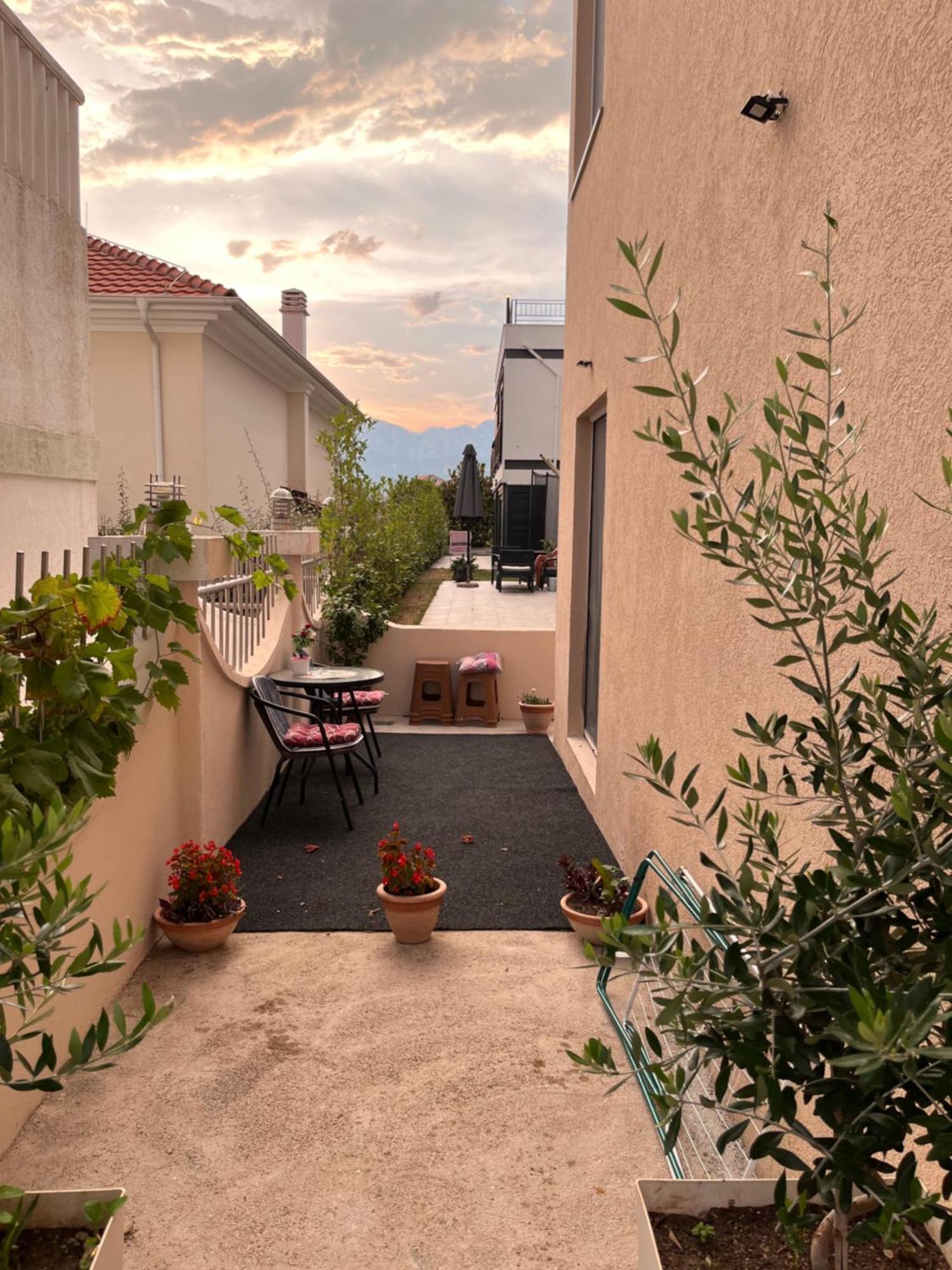 Id Apartments Tivat Luaran gambar