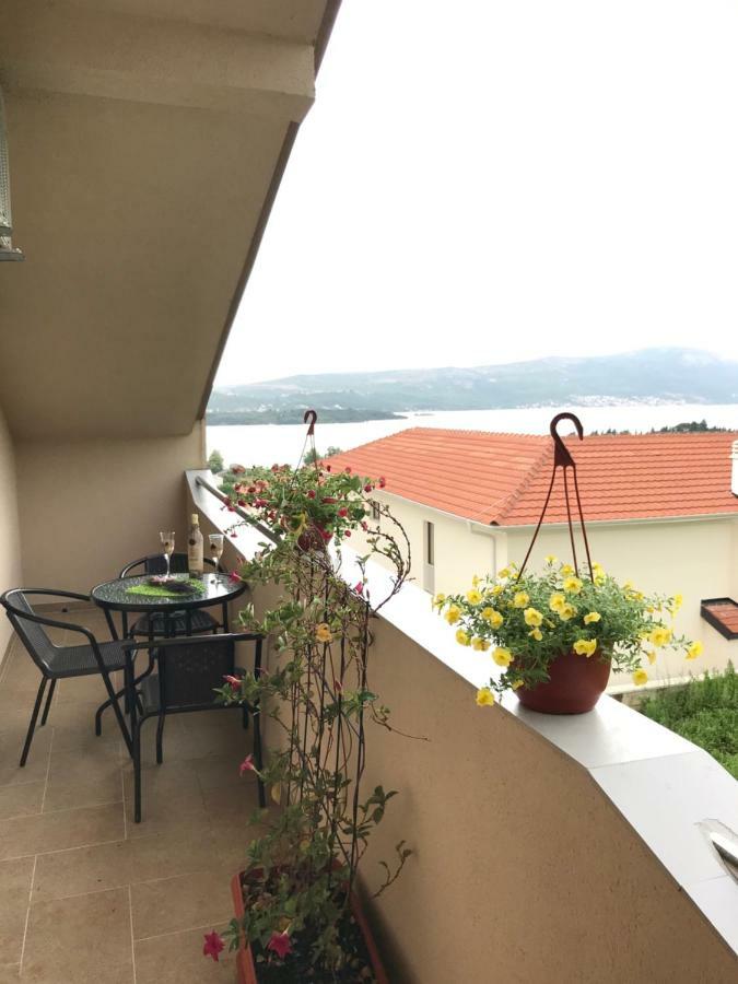 Id Apartments Tivat Luaran gambar