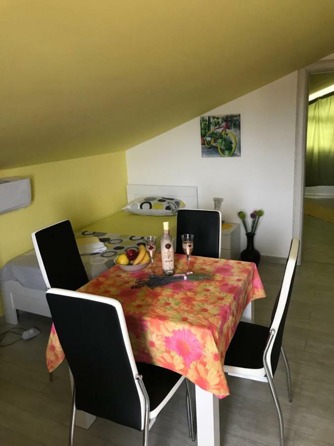 Id Apartments Tivat Luaran gambar