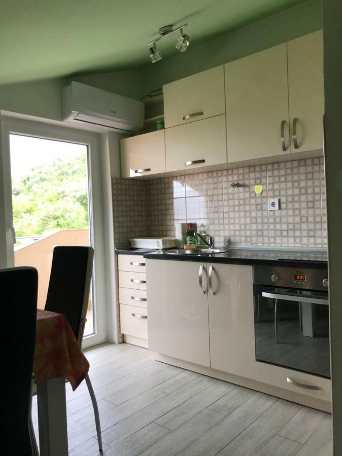 Id Apartments Tivat Luaran gambar